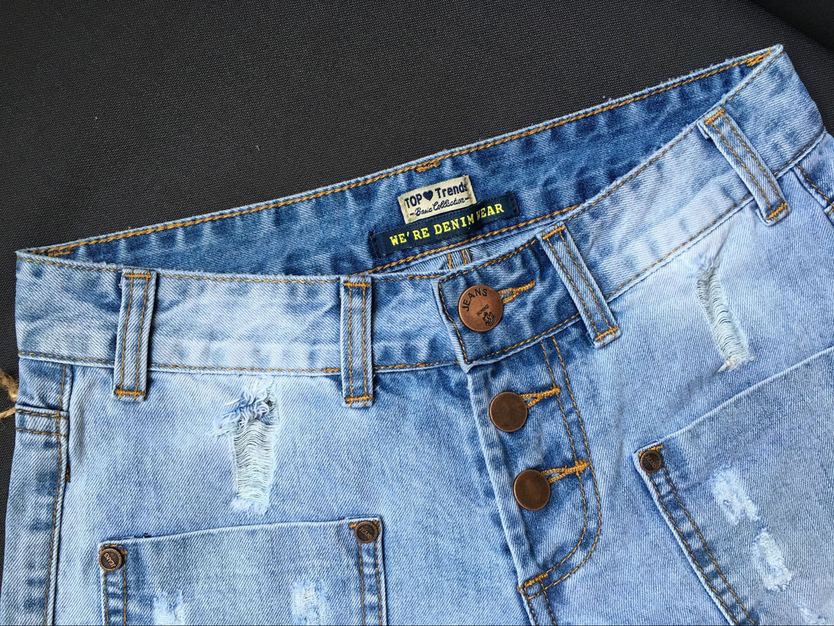 Loose Fit High-Waist Denim Jeans