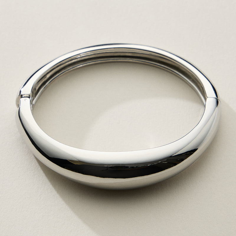 Thin and Wavy Elegant 18K Gold Cuff Bracelet