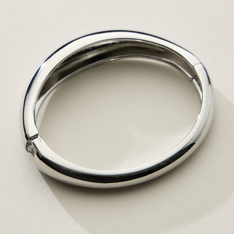 Thin and Wavy Elegant 18K Gold Cuff Bracelet