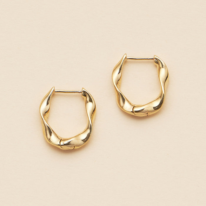 Wavy 18K Gold Dip Hoop Earrings