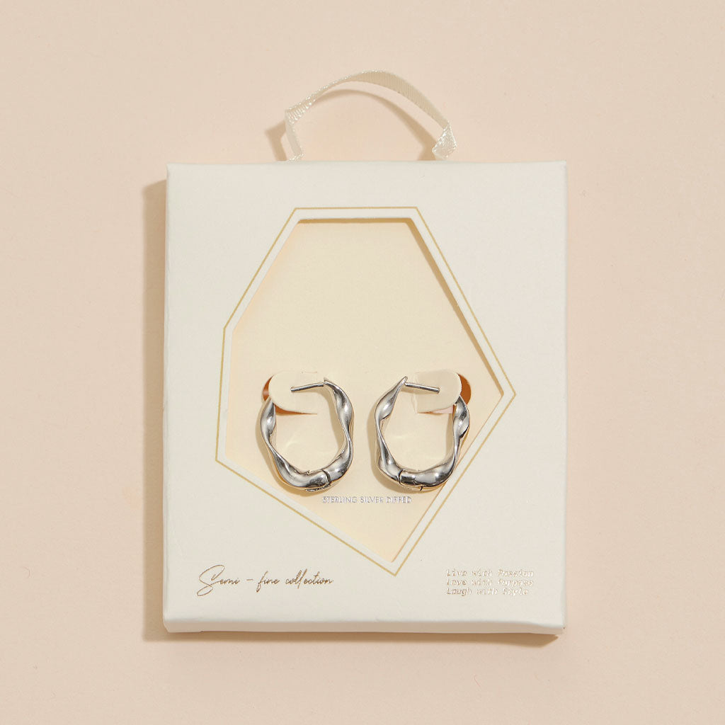 Wavy 18K Gold Dip Hoop Earrings