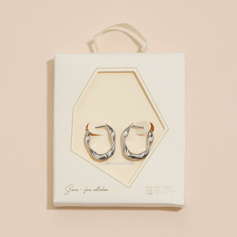 Wavy 18K Gold Dip Hoop Earrings