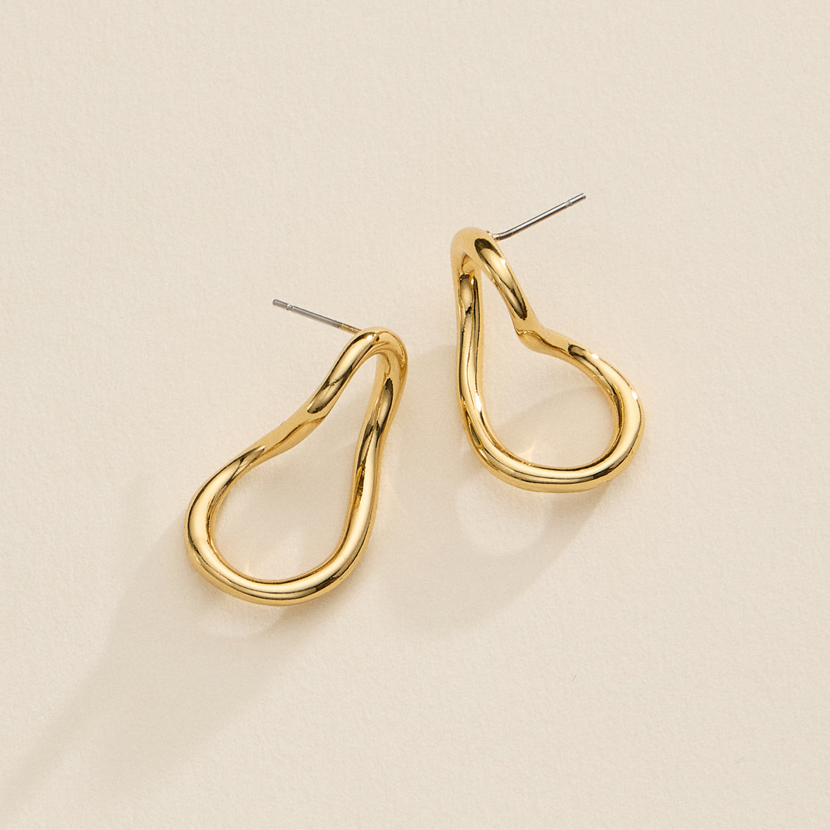18K Gold-Dipped Fluid Teardrop Earrings – Sculptural Organic Hoops in Gold & Silver