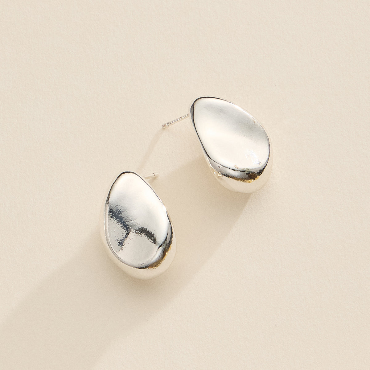 18K Gold-Dipped Organic Stud Earrings – Modern Sculptural Teardrop Earrings