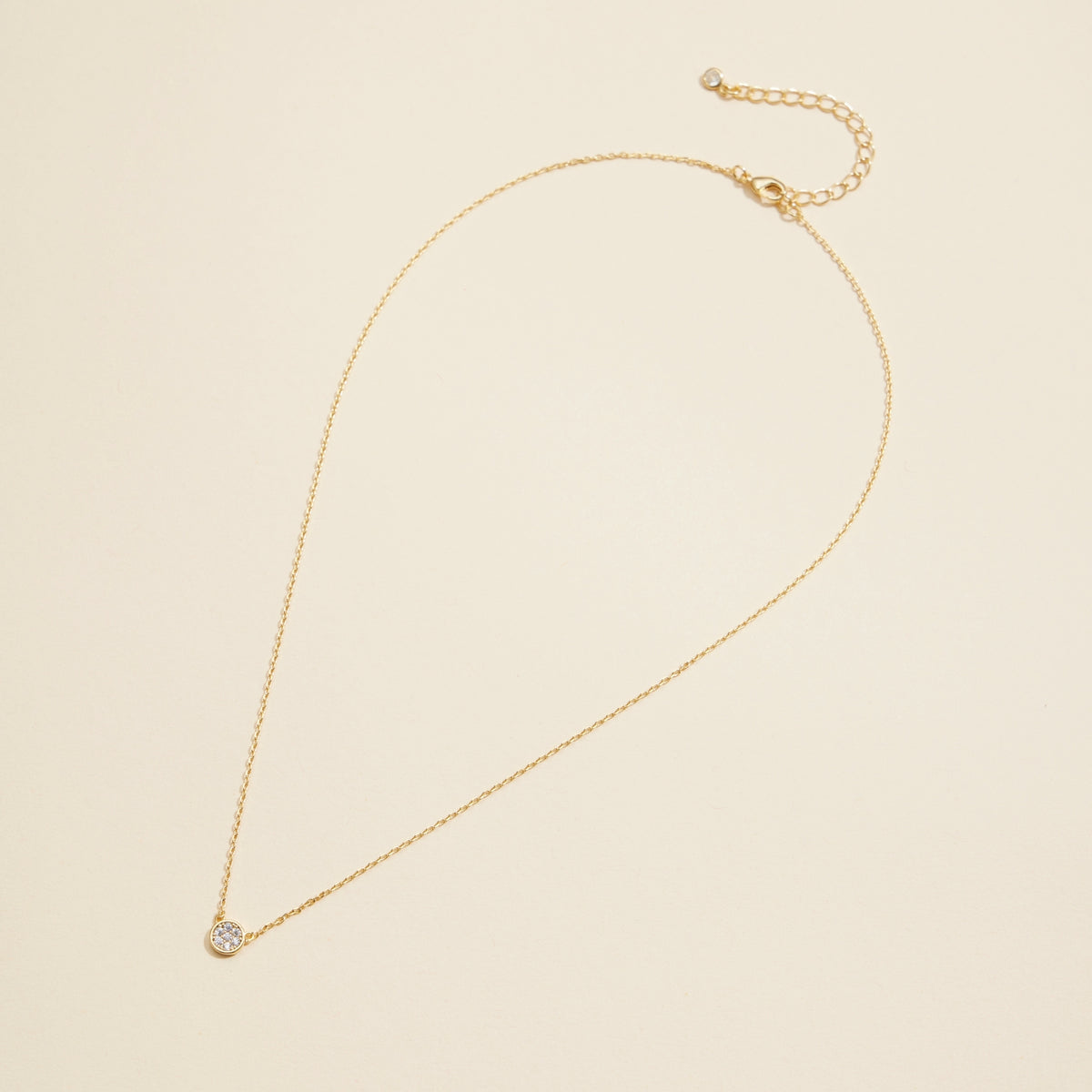 Small Circle Charm Gold Dip Short Necklace