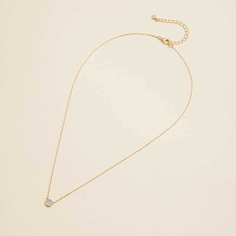 Small Circle Charm Gold Dip Short Necklace