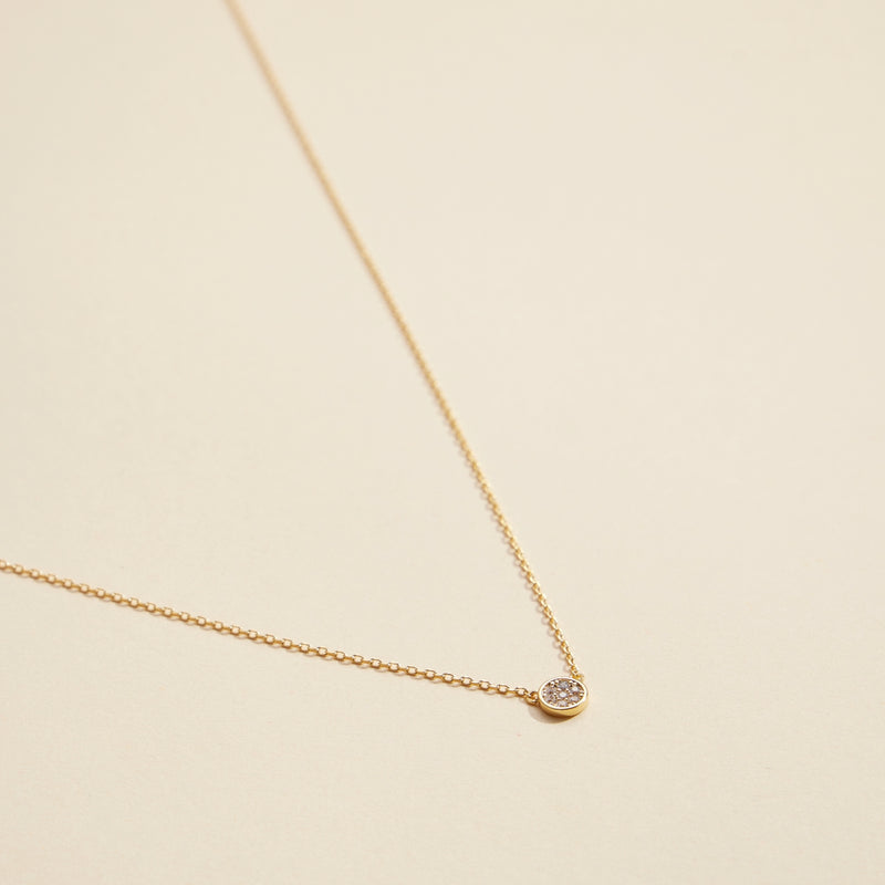 Small Circle Charm Gold Dip Short Necklace