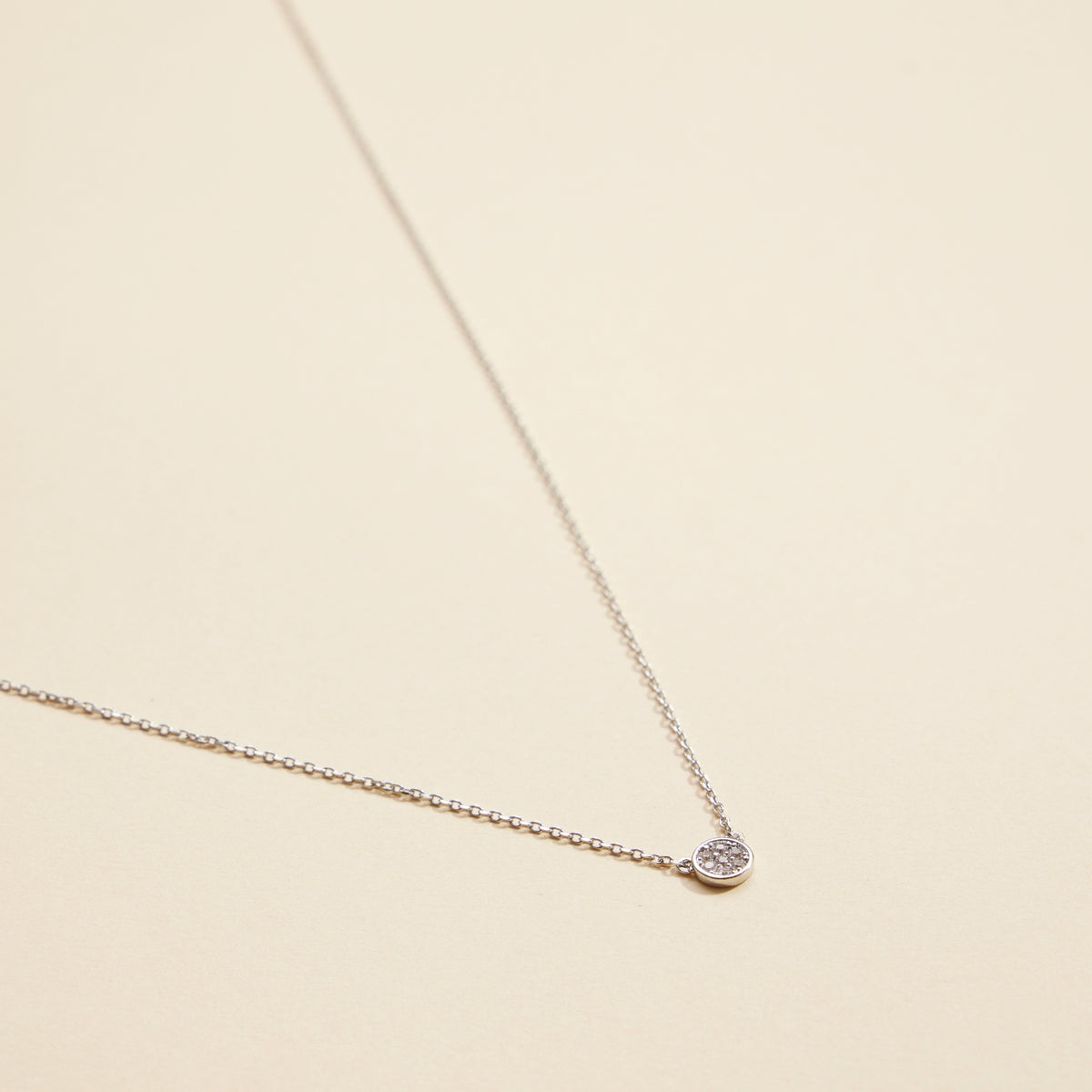 Small Circle Charm Gold Dip Short Necklace