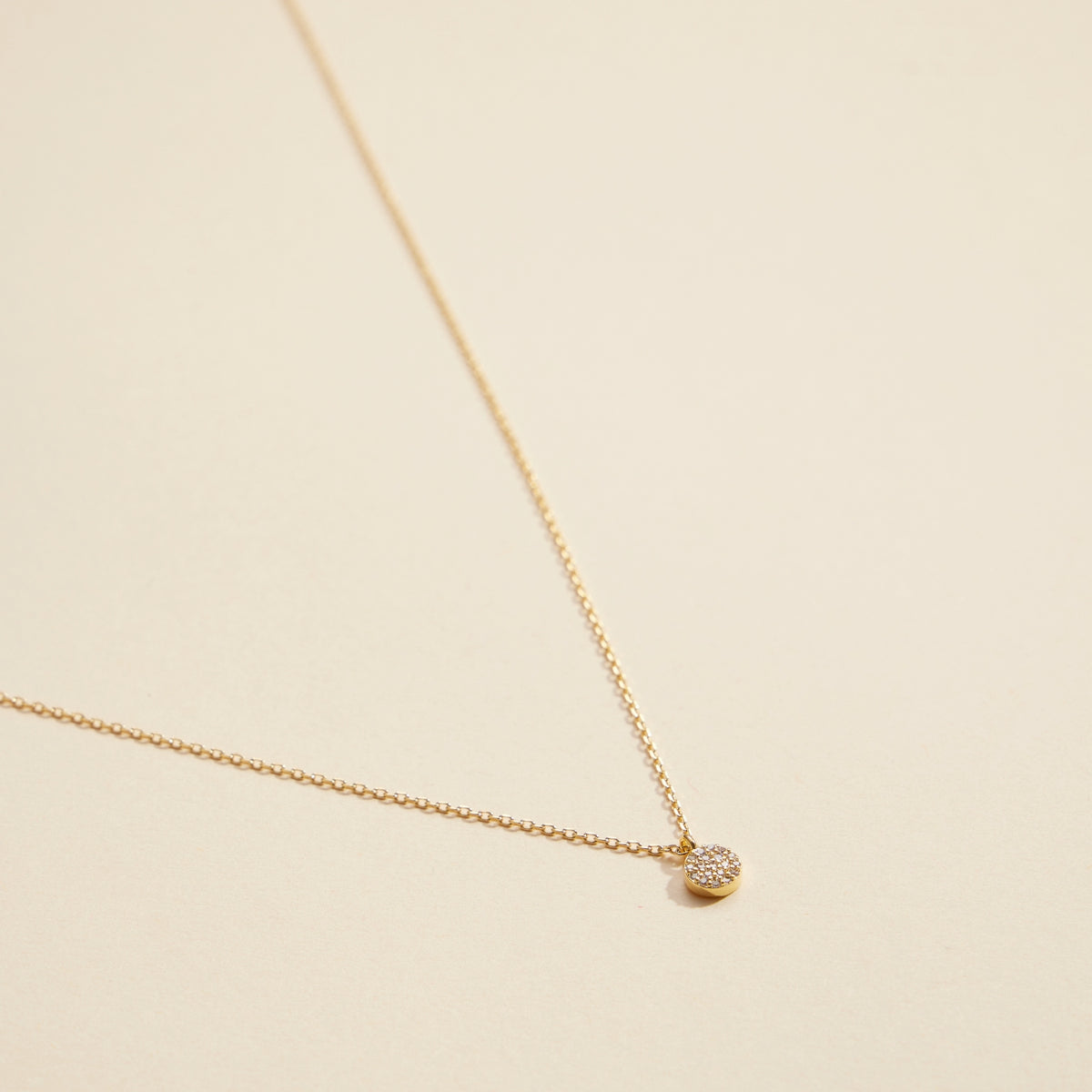 Circle Charm Gold Dip Short Necklace