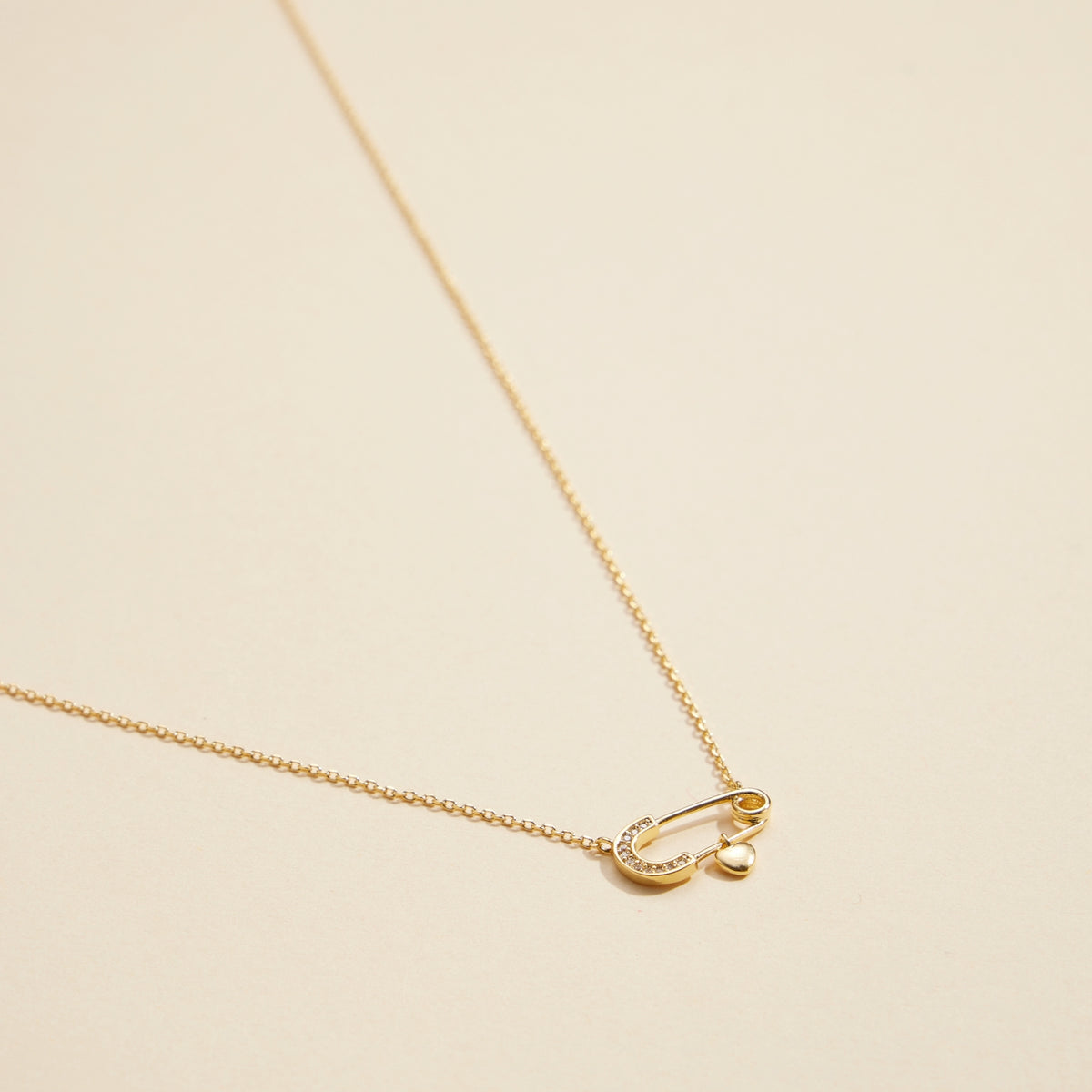 Safety Pin Charm Gold Dip Short Necklace