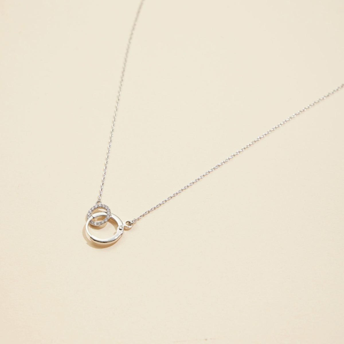 Interlocking Circles Gold Dip Short Necklace