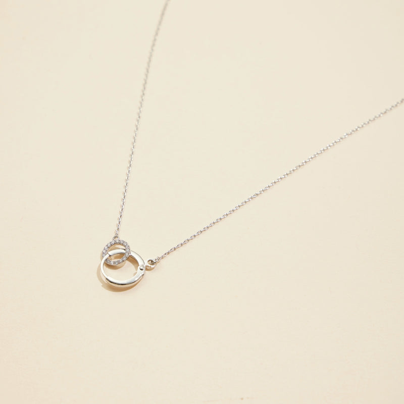 Interlocking Circles Gold Dip Short Necklace