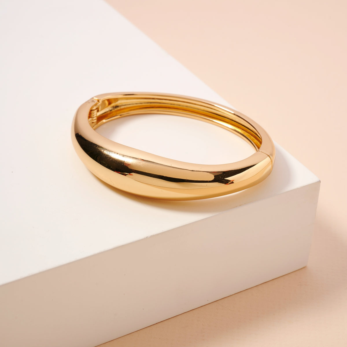 Thin and Wavy Elegant 18K Gold Cuff Bracelet