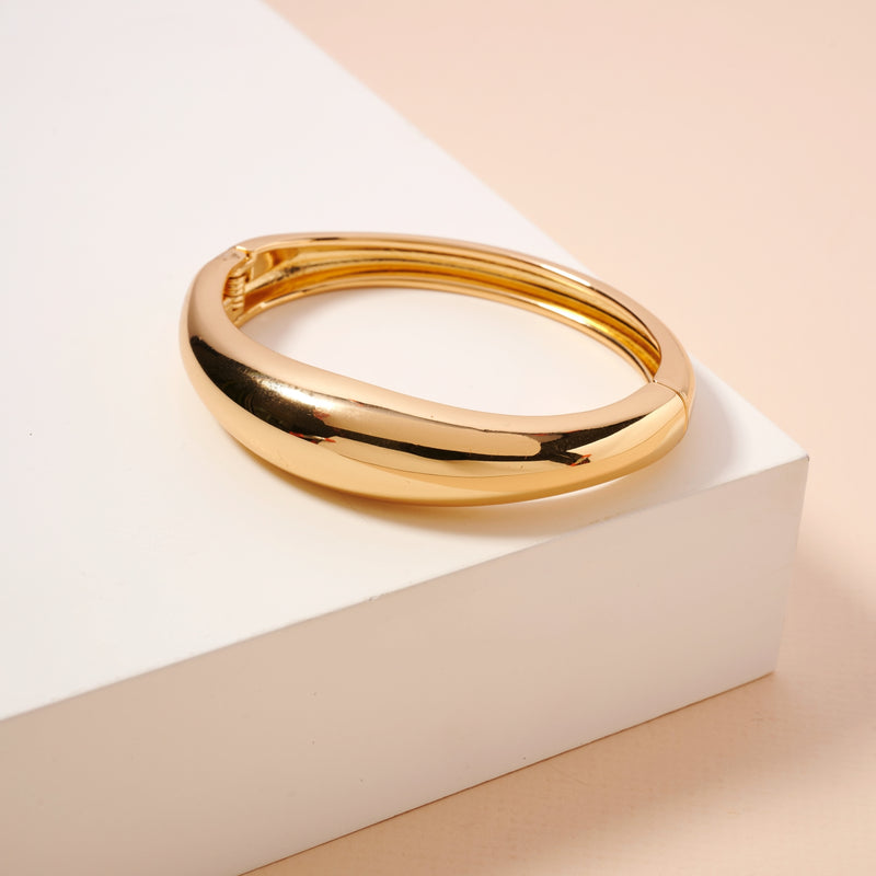 Thin and Wavy Elegant 18K Gold Cuff Bracelet
