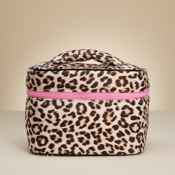 Leopard Print Travel Makeup Bag – Stylish Cosmetic Organizer with Handle & Pink Zipper
