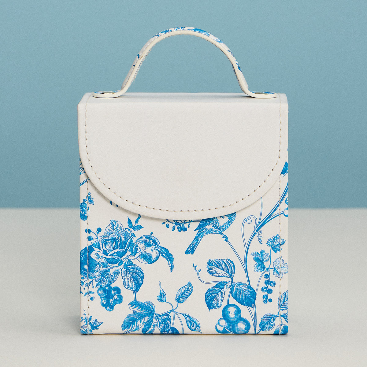 Blue & White Regency-Inspired Jewelry Organizer – English Toile Travel Jewelry Case with Handle