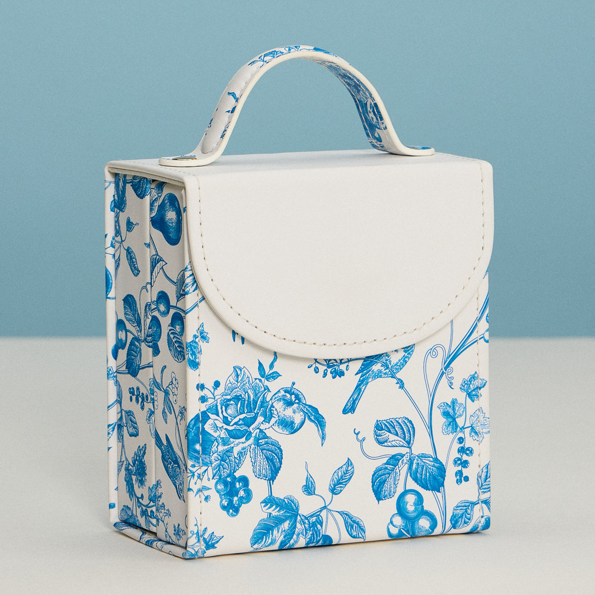 Blue & White Regency-Inspired Jewelry Organizer – English Toile Travel Jewelry Case with Handle