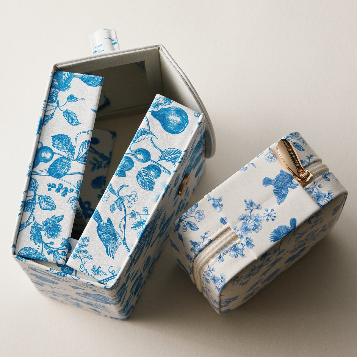 Blue Vintage Floral Foldable Travel Jewelry Box with Mirror