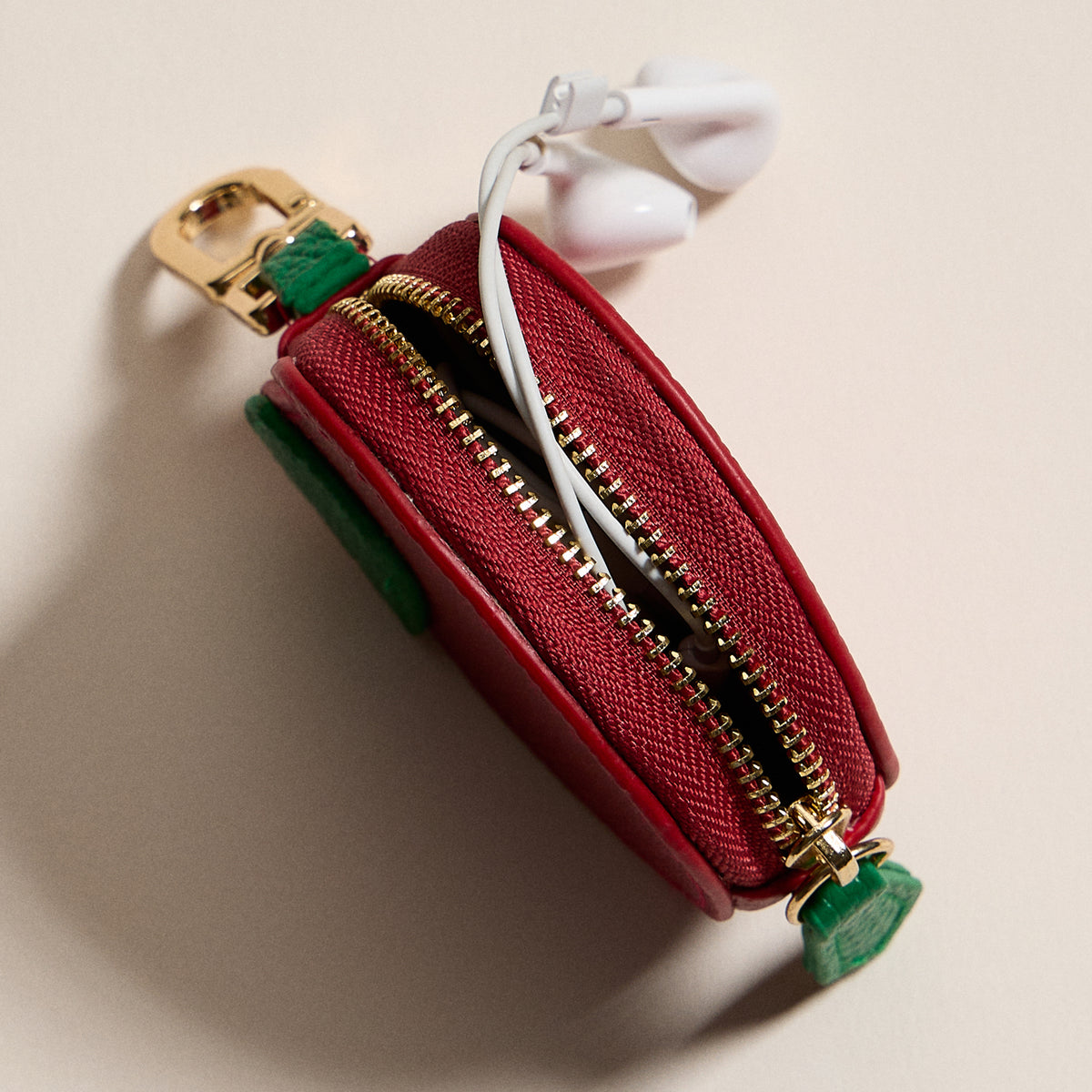 Apple Coin Purse with Keychain – Mini Zipper Pouch