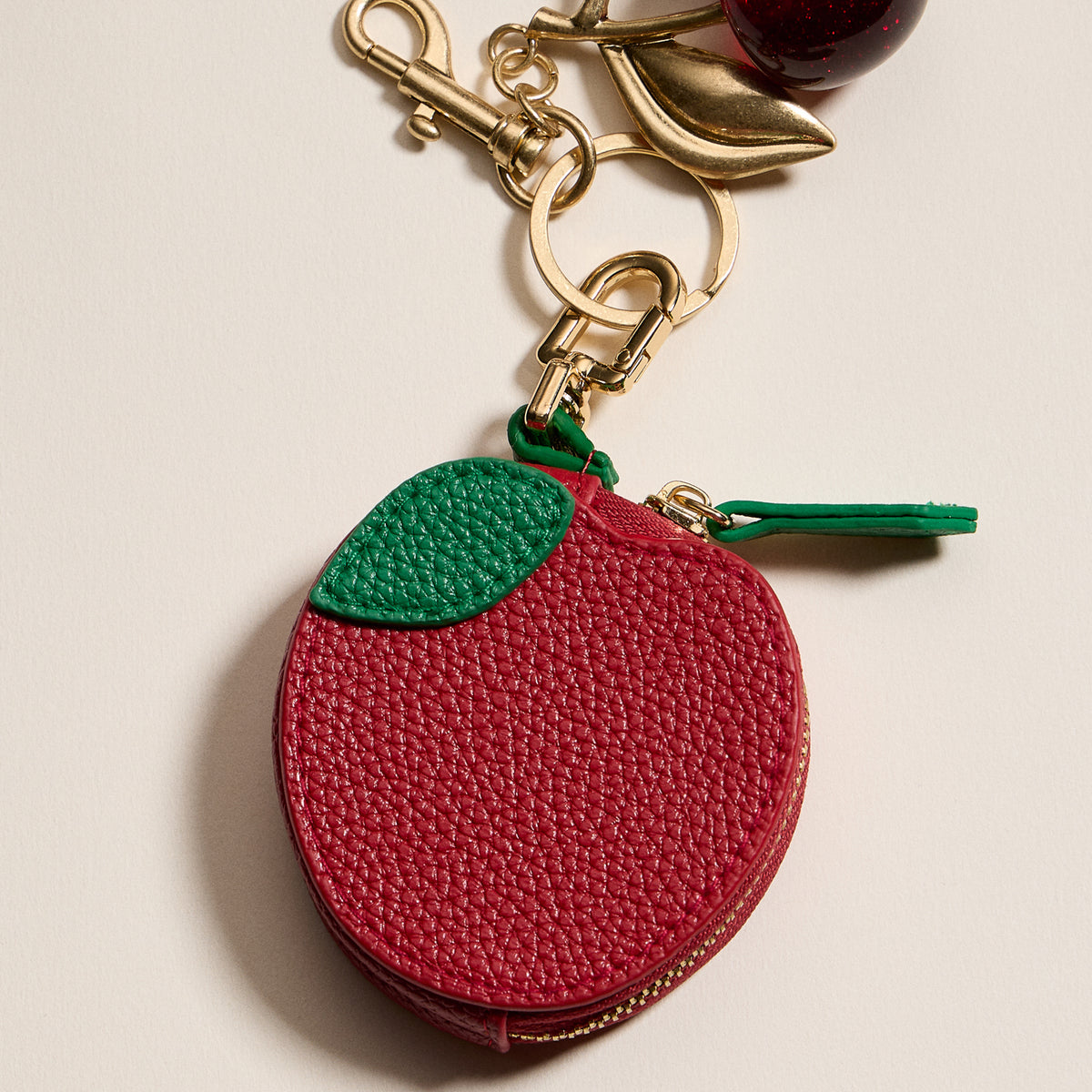 Apple Coin Purse with Keychain – Mini Zipper Pouch