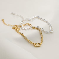 Sleek Chain Bracelet with Oval Link Accent