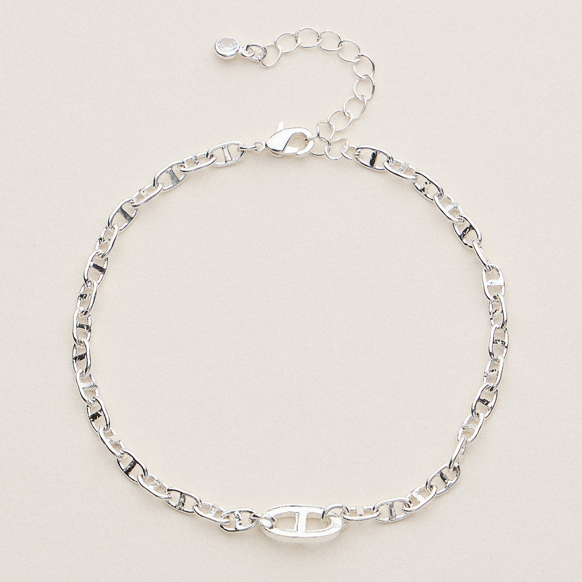 Sleek Chain Bracelet with Oval Link Accent
