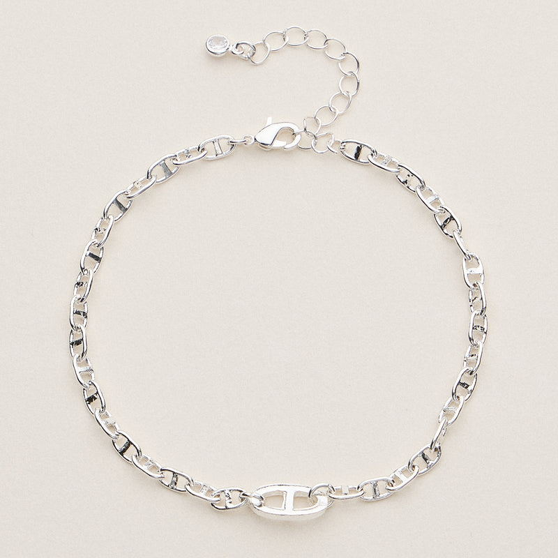 Sleek Chain Bracelet with Oval Link Accent