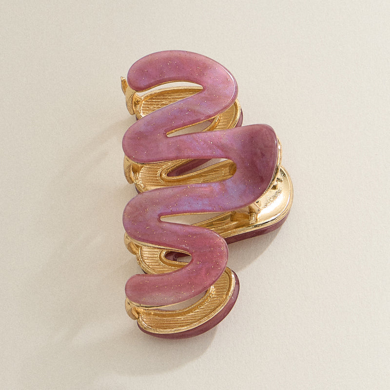 Wavy Matte Claw Clip with Gold Accents