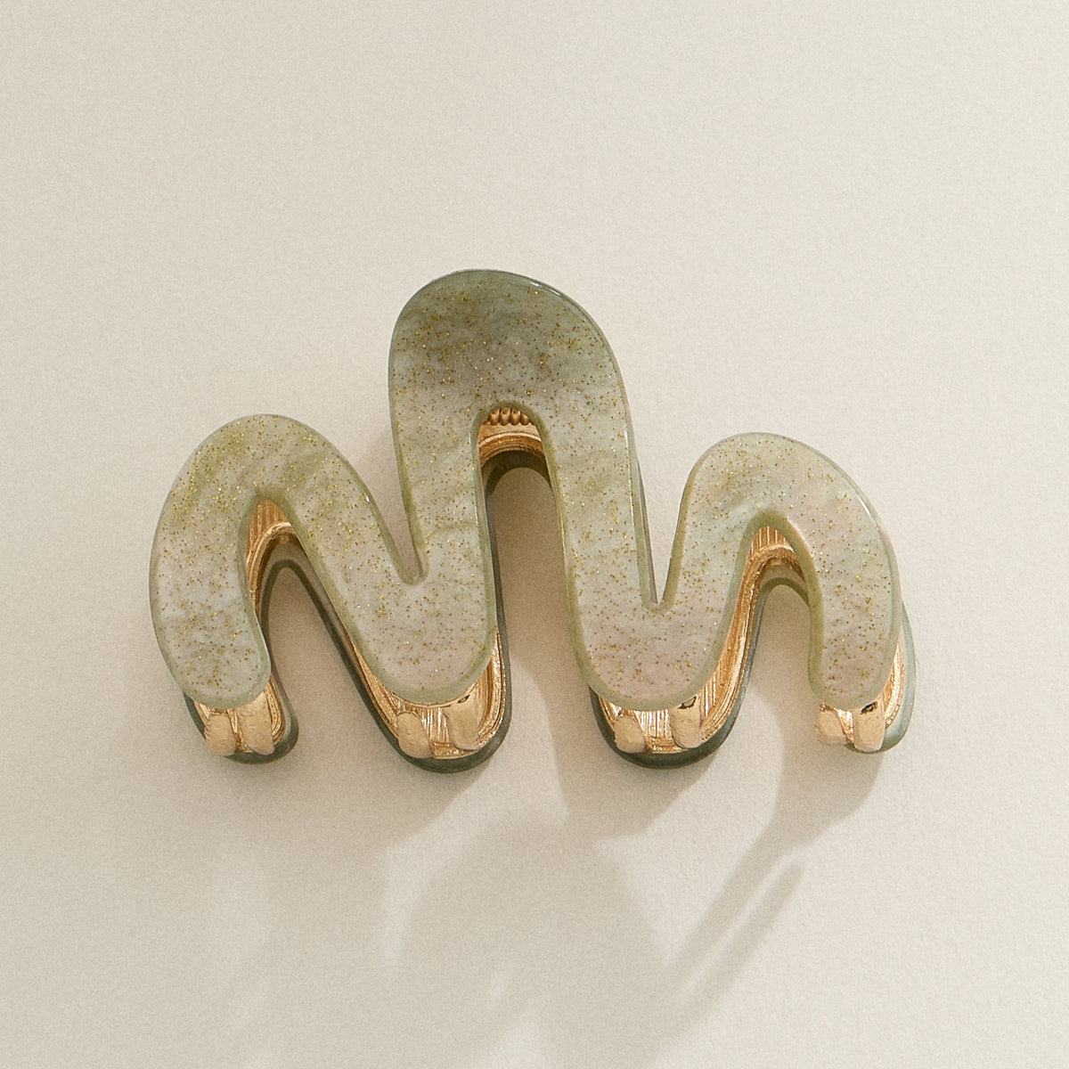 Wavy Matte Claw Clip with Gold Accents