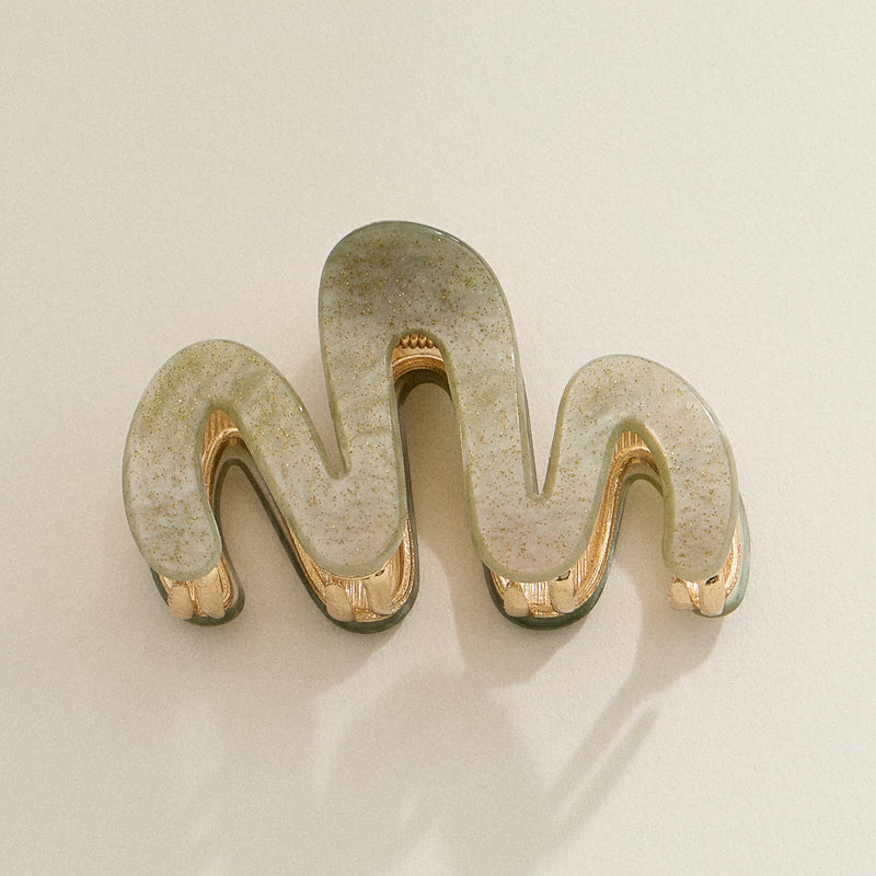 Wavy Matte Claw Clip with Gold Accents