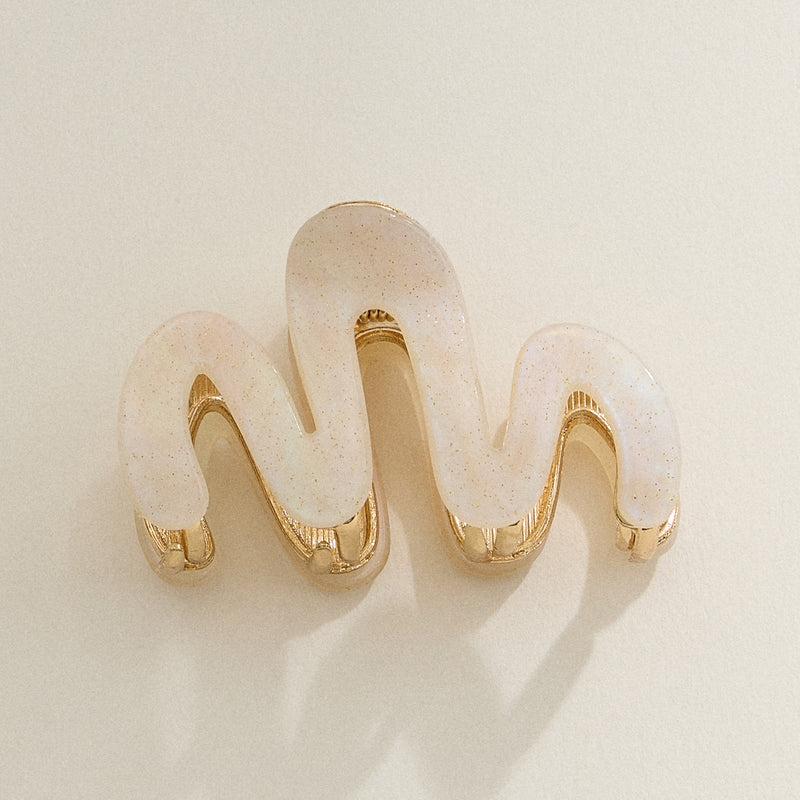 Wavy Matte Claw Clip with Gold Accents