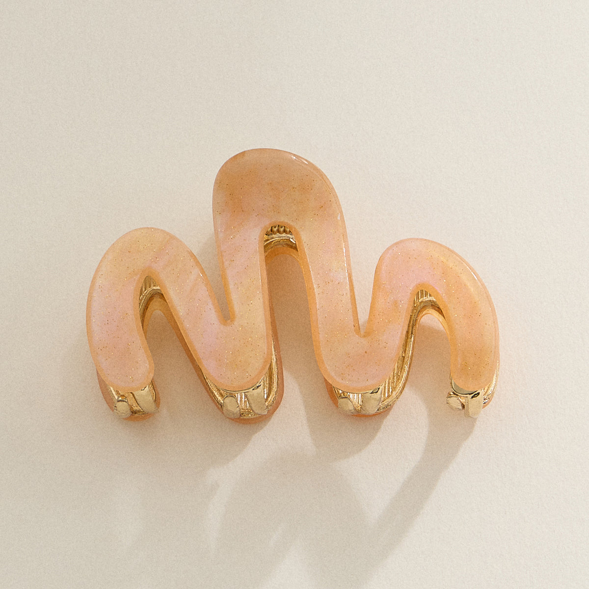 Wavy Matte Claw Clip with Gold Accents
