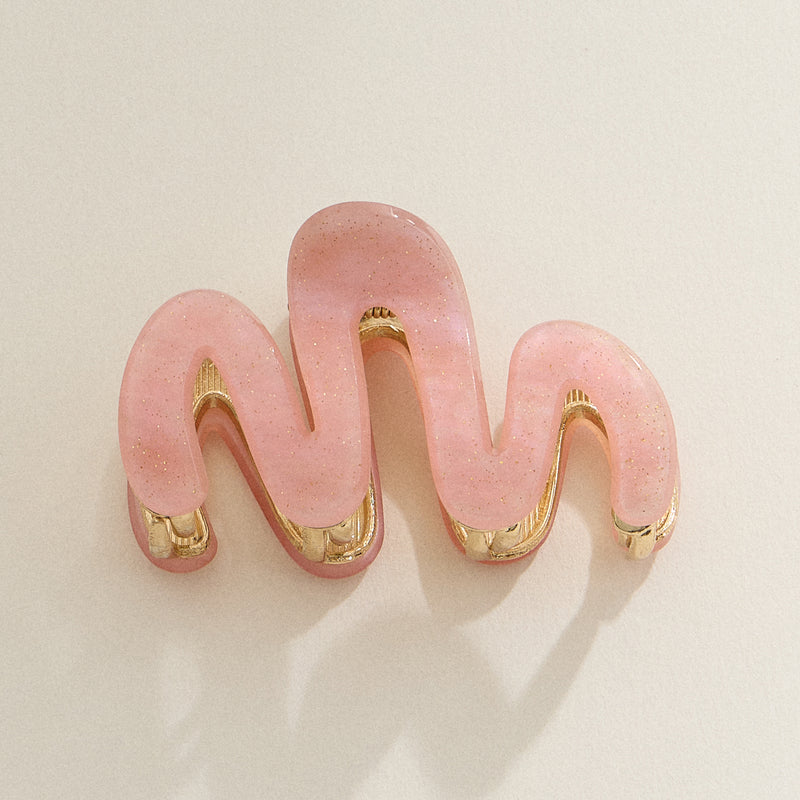 Wavy Matte Claw Clip with Gold Accents