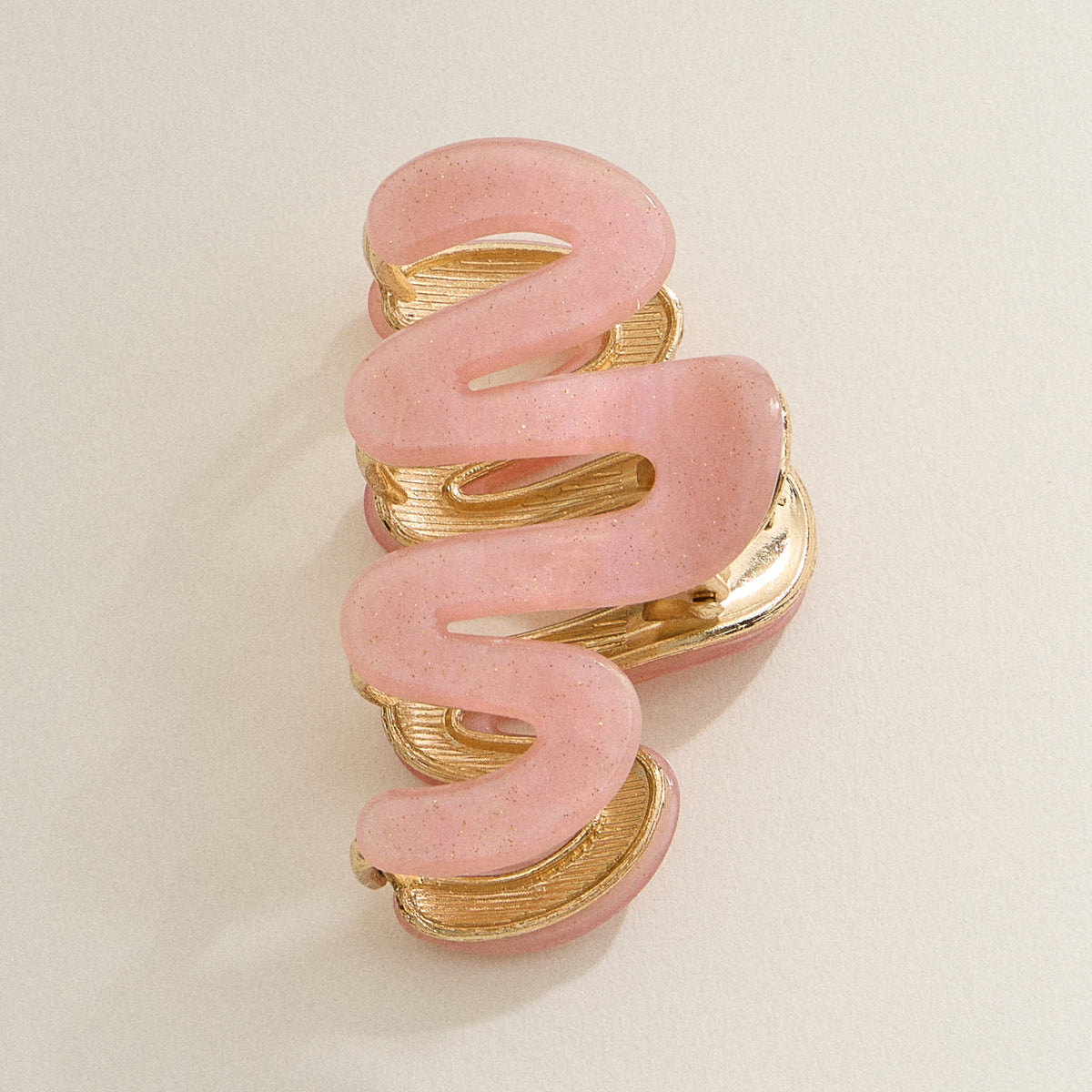 Wavy Matte Claw Clip with Gold Accents
