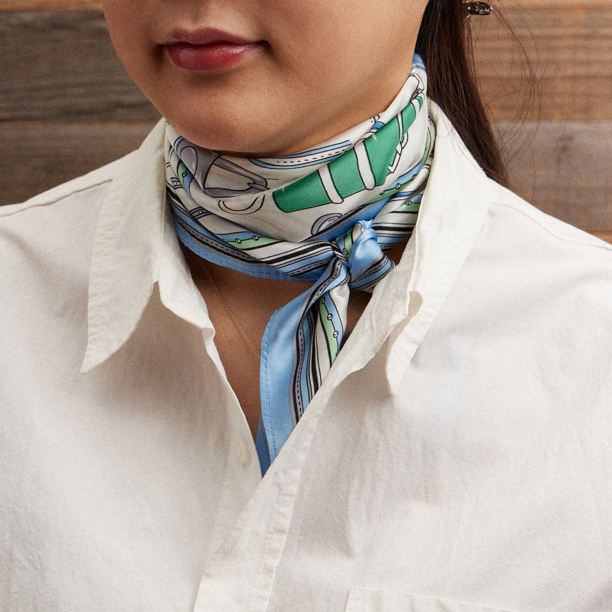 Chic Handbag Print Scarf – Fashion-Inspired Square Scarf with Silk Texture