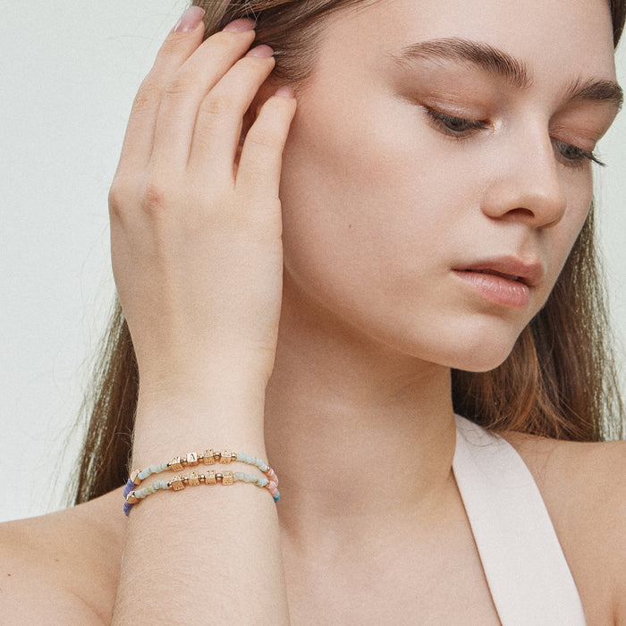 Gold Dipped Beaded “Mama” Bracelet with Gold Letter Cubes & Heart Accents – Mother’s Day Stretch Bracelet