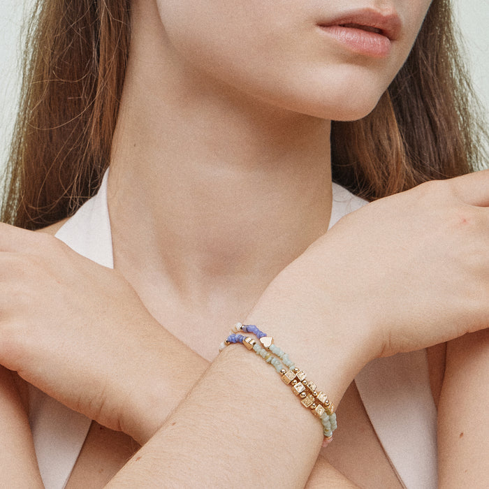 Gold Dipped Beaded “Mama” Bracelet with Gold Letter Cubes & Heart Accents – Mother’s Day Stretch Bracelet