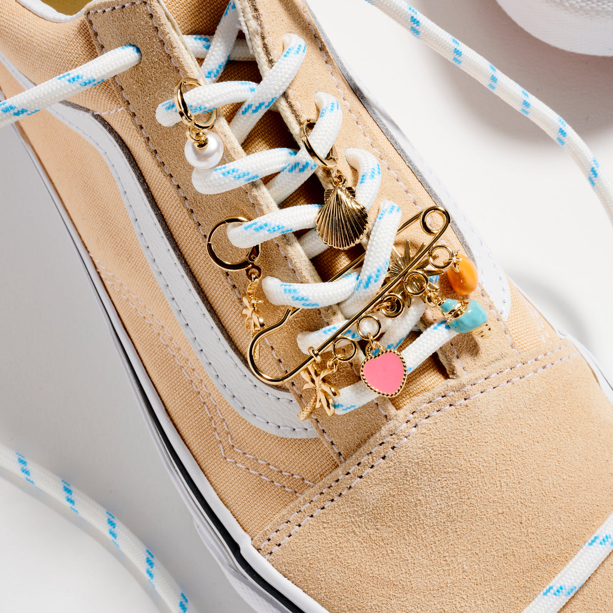 Tropical Shoe Charm and Earring Set with Gold Accents – Beach-Inspired Design