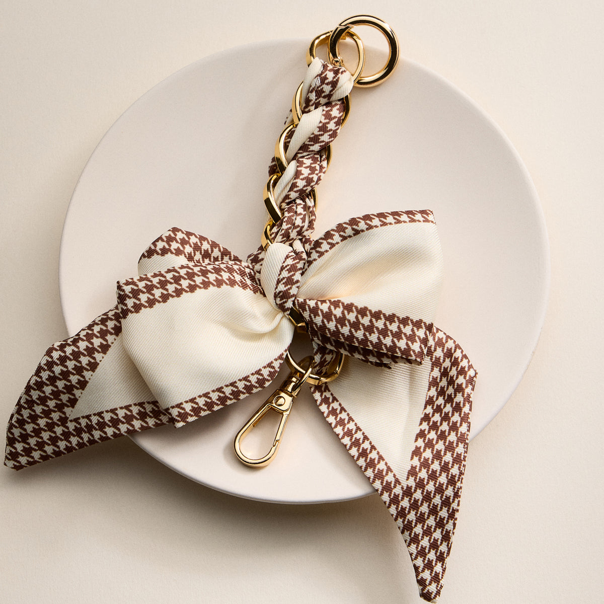 Scarf Bow Keychain with Gold Chain Link – Elegant Bag or Key Accessory