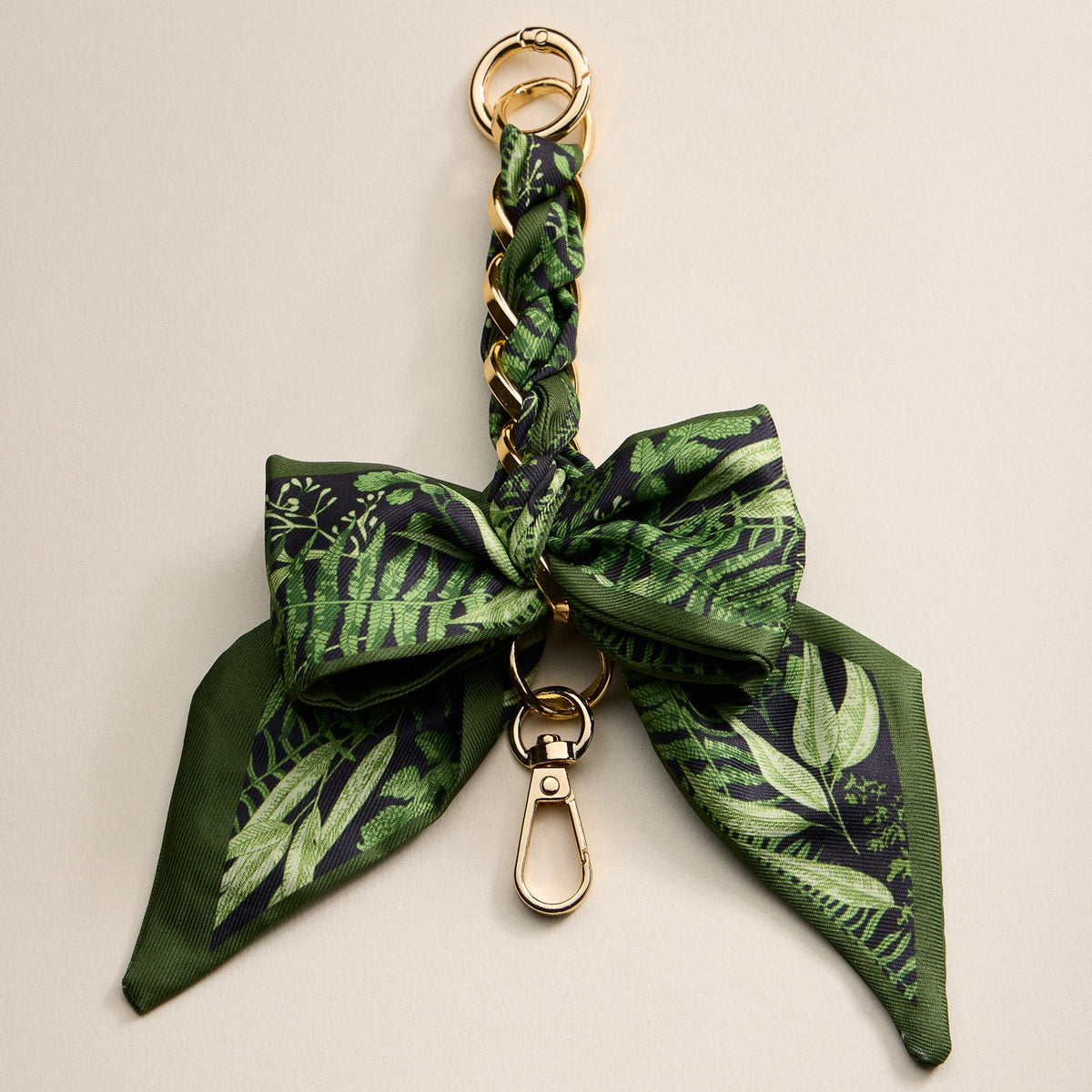 Scarf Bow Keychain with Gold Chain Link – Elegant Bag or Key Accessory