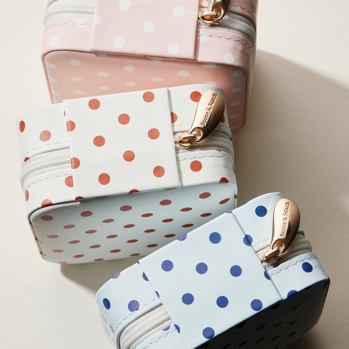 Polka Dot Travel Jewelry Case Organizer – Compact Zipper Jewelry Storage Box for Rings, Earrings & Necklaces