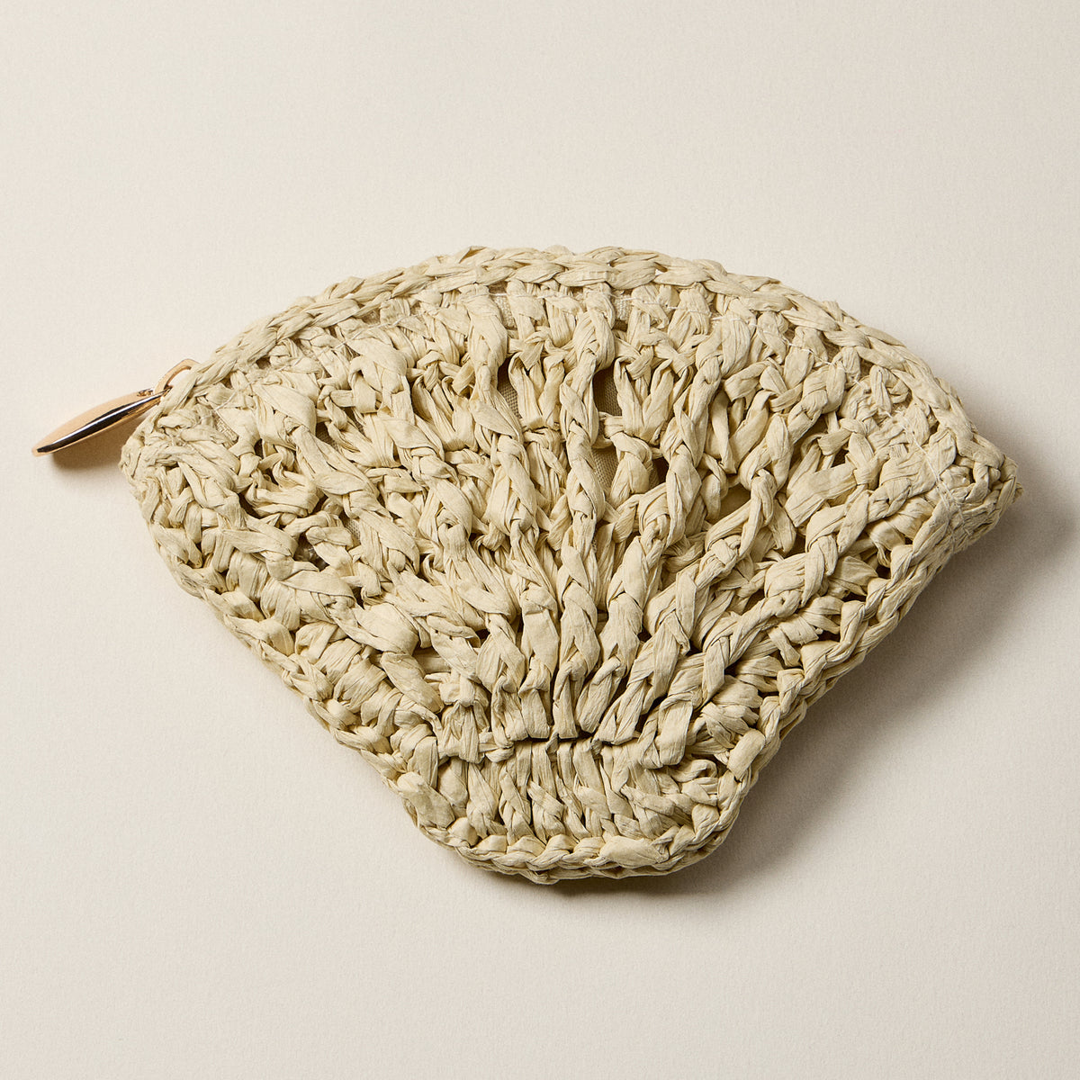 Seashell Raffia Coin Pouch