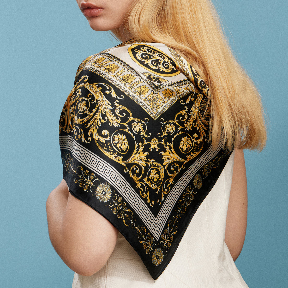 Classic Baroque Square Scarf – Vintage Gold Chain & Ornate Scroll Print Satin Headscarf