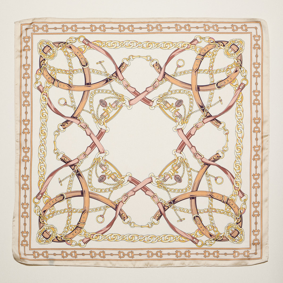 Classic Equestrian Chain Square Scarf – Vintage Belt & Gold Chain Print Silk-Feel Scarf