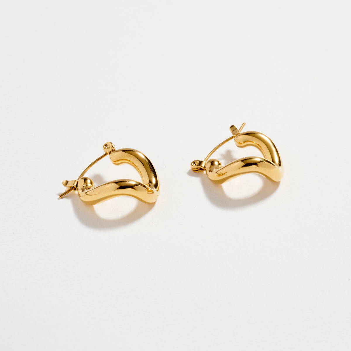 Stainless Steel Twisted Hoop Earrings – Hypoallergenic & Tarnish Free