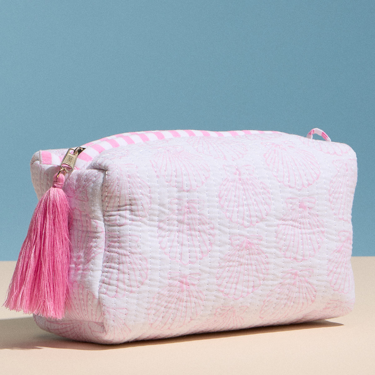 Pink Quilted Seashell Cosmetic Pouch – Zipper Makeup Bag with Tassel