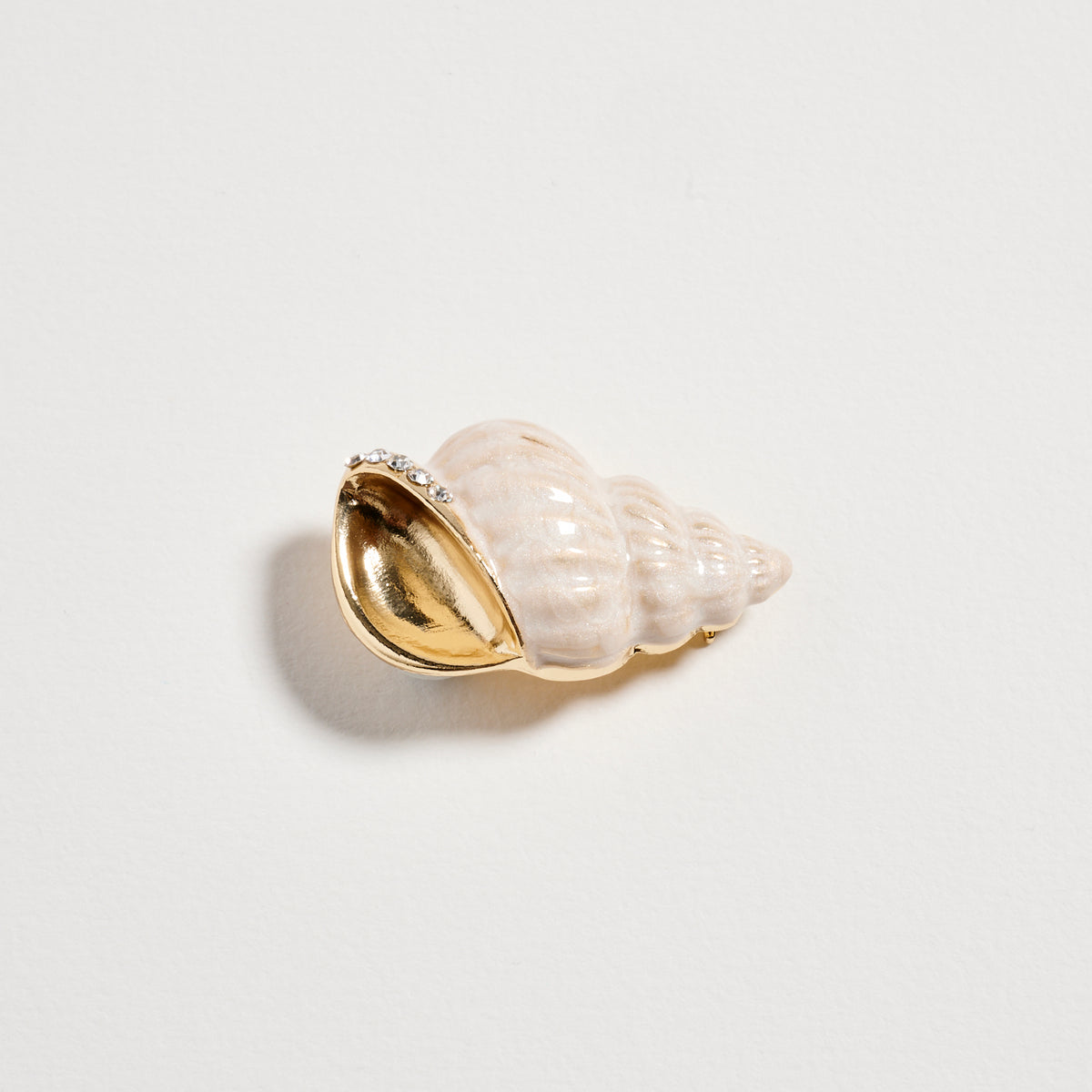 Gold Tone Seashell Brooch with Pearl Finish & Crystal Accent – Vintage Inspired Ocean Pin