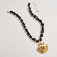 Gold Seashell Pendant Beaded Necklace – Chunky Resin Barrel Beads with Adjustable Chain, Coastal Statement Jewelry for Women