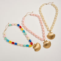 Gold Seashell Pendant Beaded Necklace – Chunky Resin Barrel Beads with Adjustable Chain, Coastal Statement Jewelry for Women
