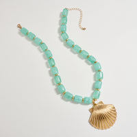 Gold Seashell Pendant Beaded Necklace – Chunky Resin Barrel Beads with Adjustable Chain, Coastal Statement Jewelry for Women